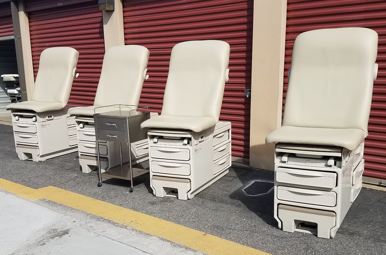 Ritter Midmark Exam Table Model 204 New Creme Upholstery ea Premier Used Medical