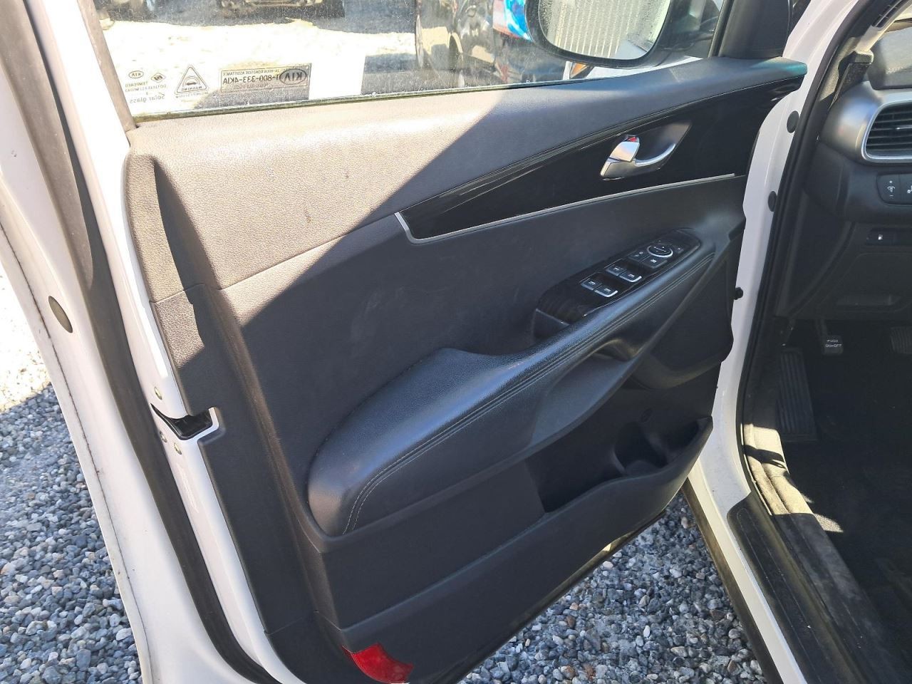 SORENTO 2019 Glove Box 4854001