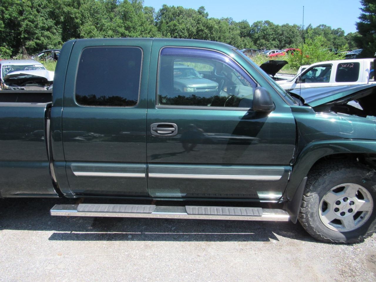 SILVRDO15 2005 Glove Box 1058406