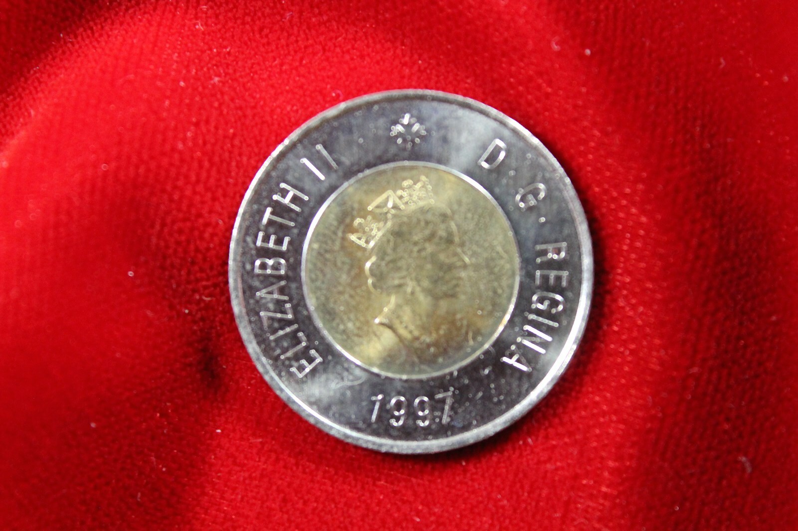 CANADA 1997 $2 POLAR BEAR COIN,  CIRCULATED COIN