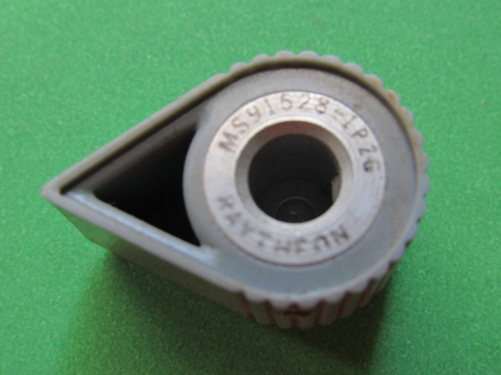 Raytheon & Unbranded Set of 6 Teardrop Pointer Control Grey Gray Knobs Vintage