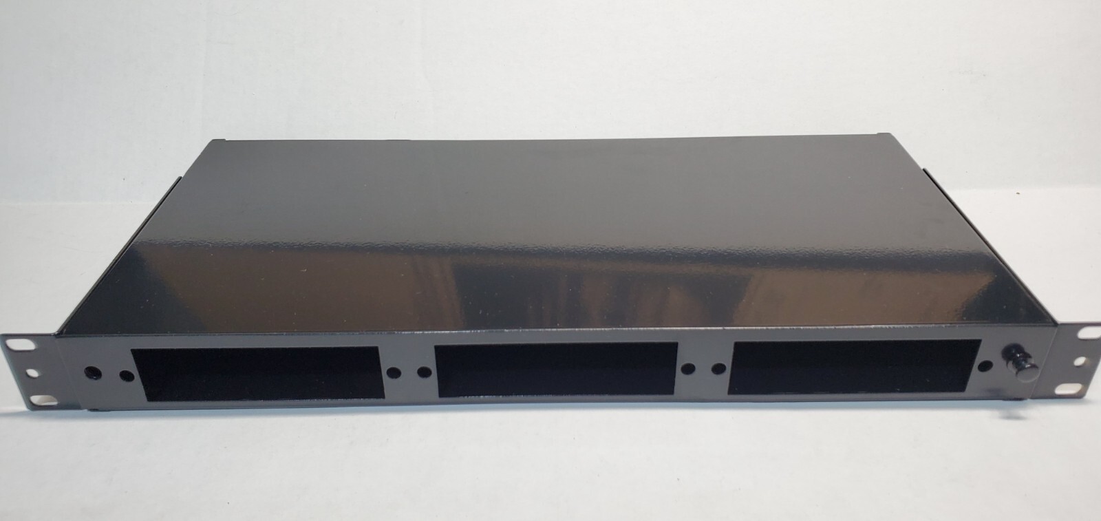 1U Fiber Patch Panel, Capacity 3 LGX compatible slots, Black