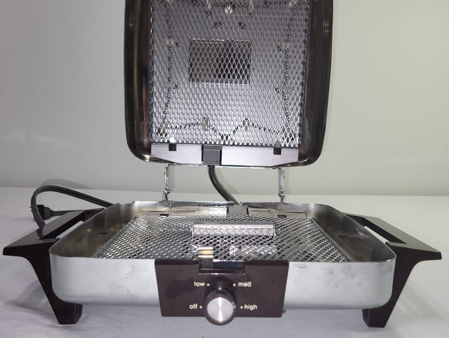 Toastmaster Model 269A Waffle Baker Stainless Steel Removable Reversible Plates