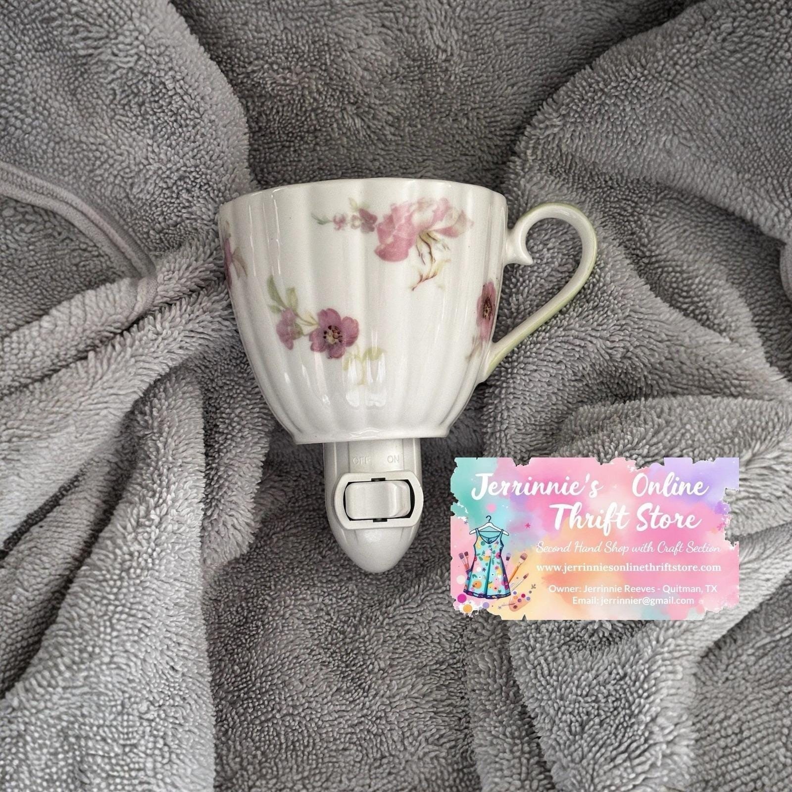Handcrafted Vintage Bone China Fluted Teacup Night Light – Blush Pink Floral