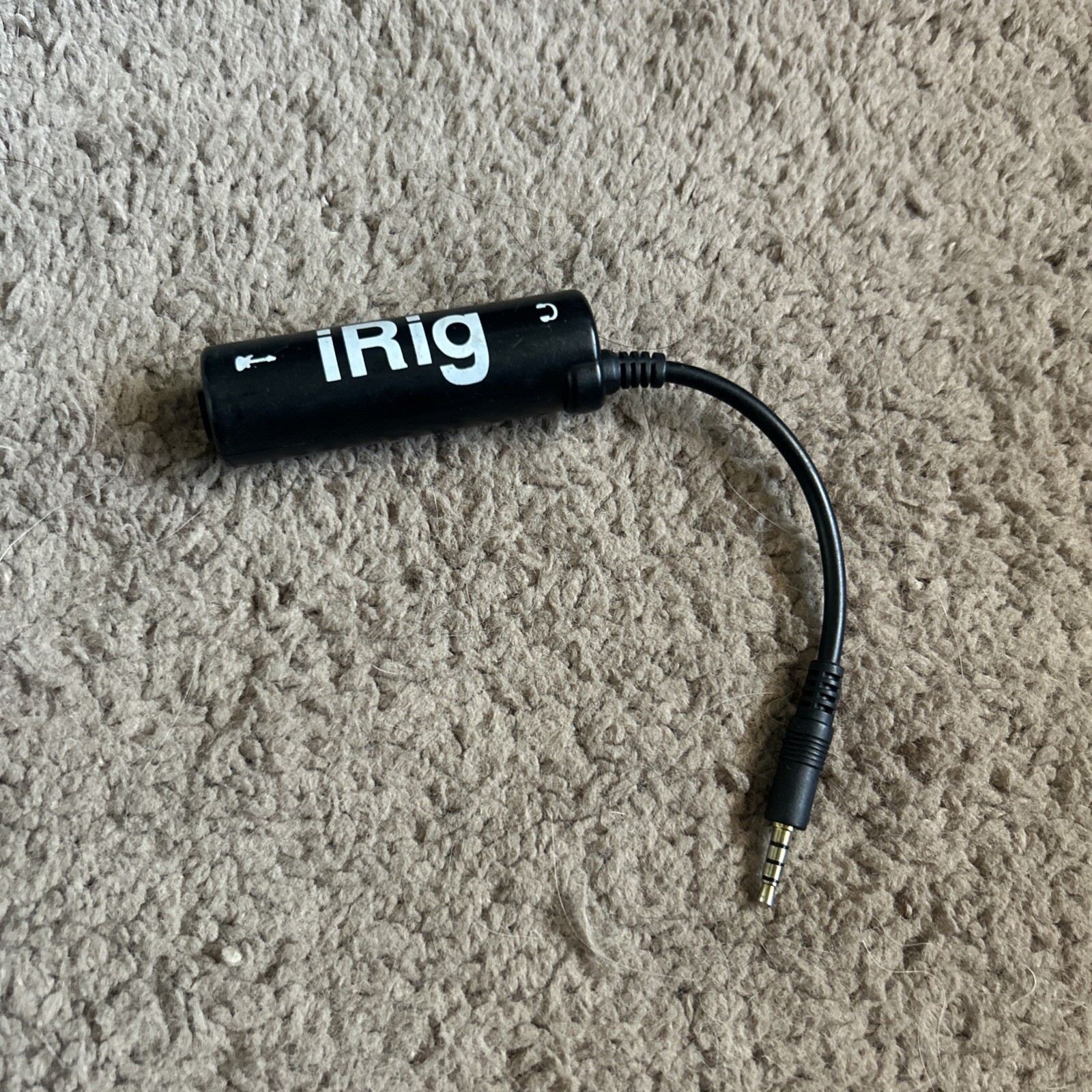 iRig 2 Portable Guitar Audio Interface for iPhone/iPad with Headphone Out