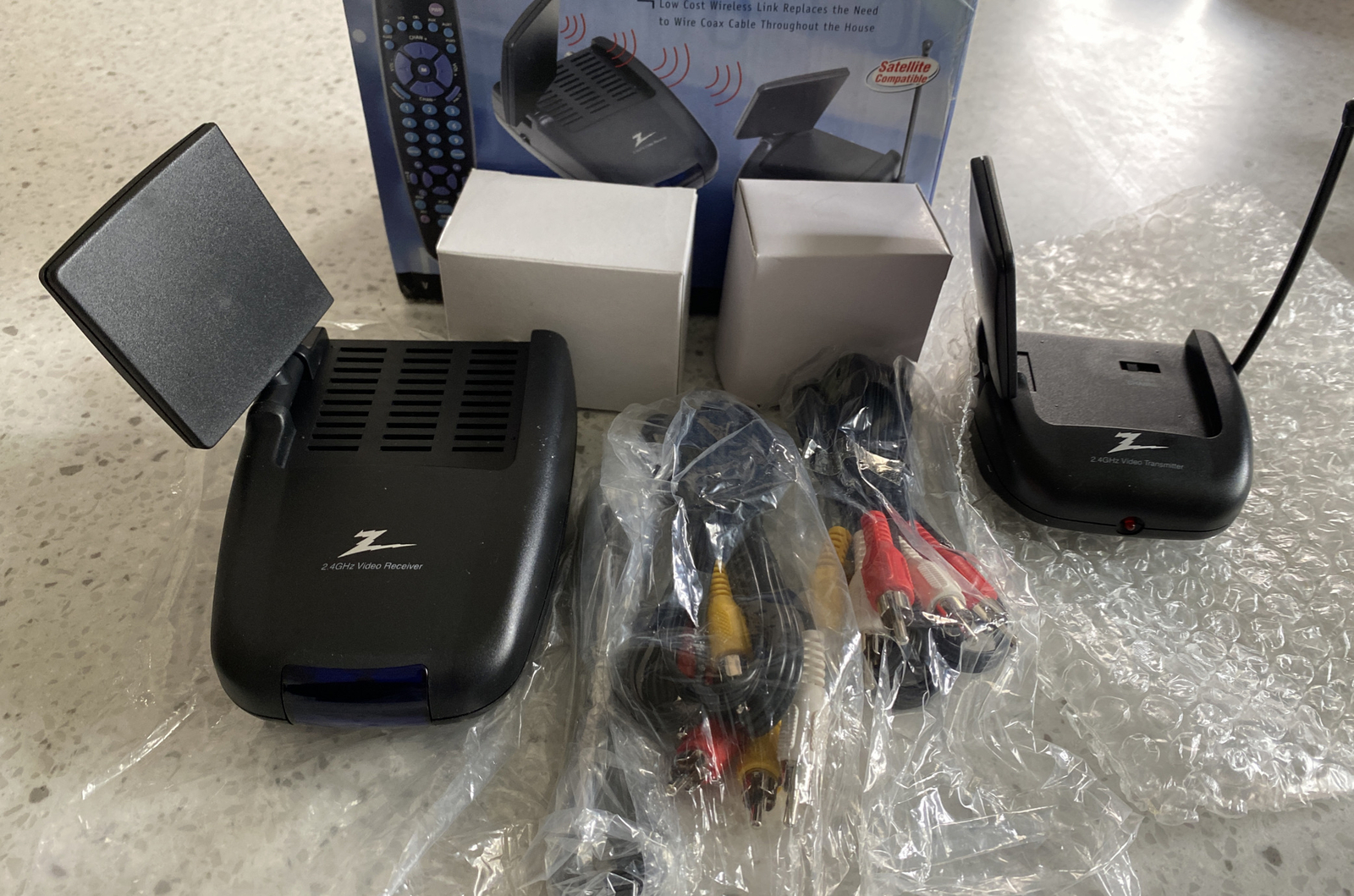 Zenith Wireless Stereo Audio Video Sender Kit NOS Missing Remote