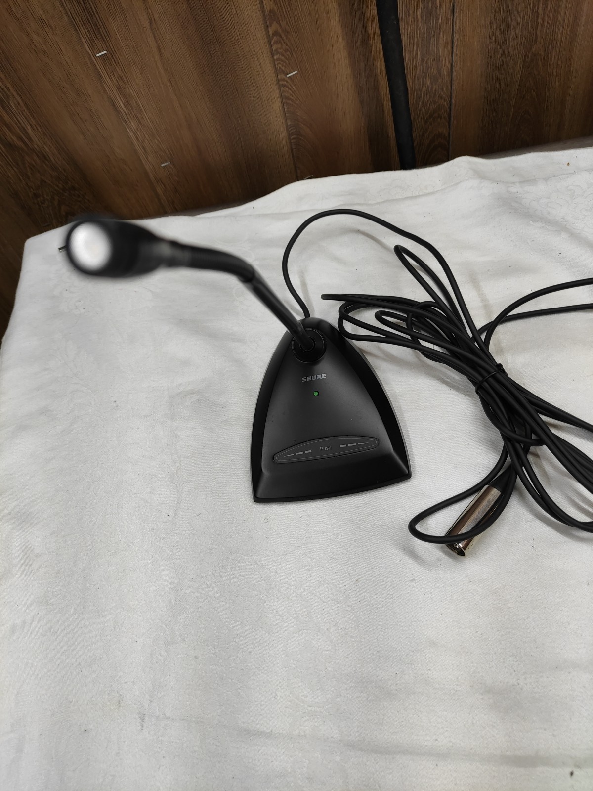 Shure Microflex MX412D/O Omnidirectional Condenser Desktop Microphone