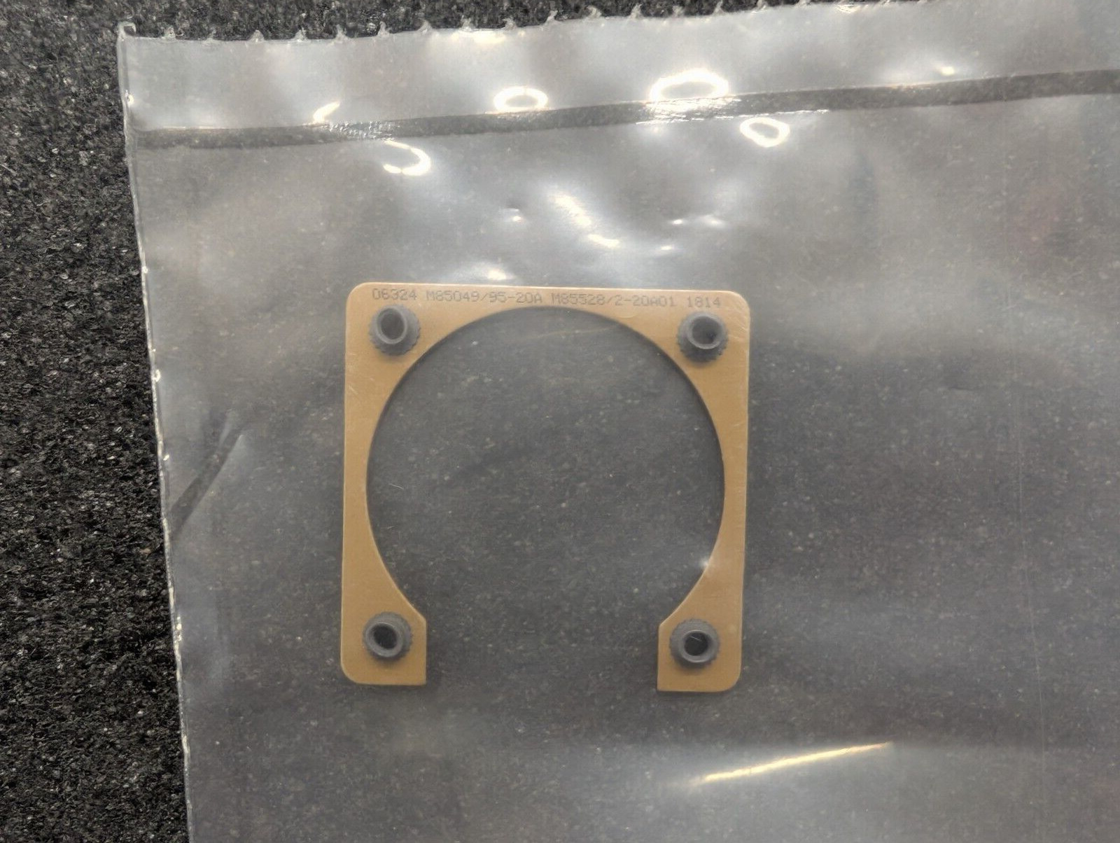 New, Glenair, M85049/95-20A, 3/4 PERIMETER MOUNTING FLANGE AN