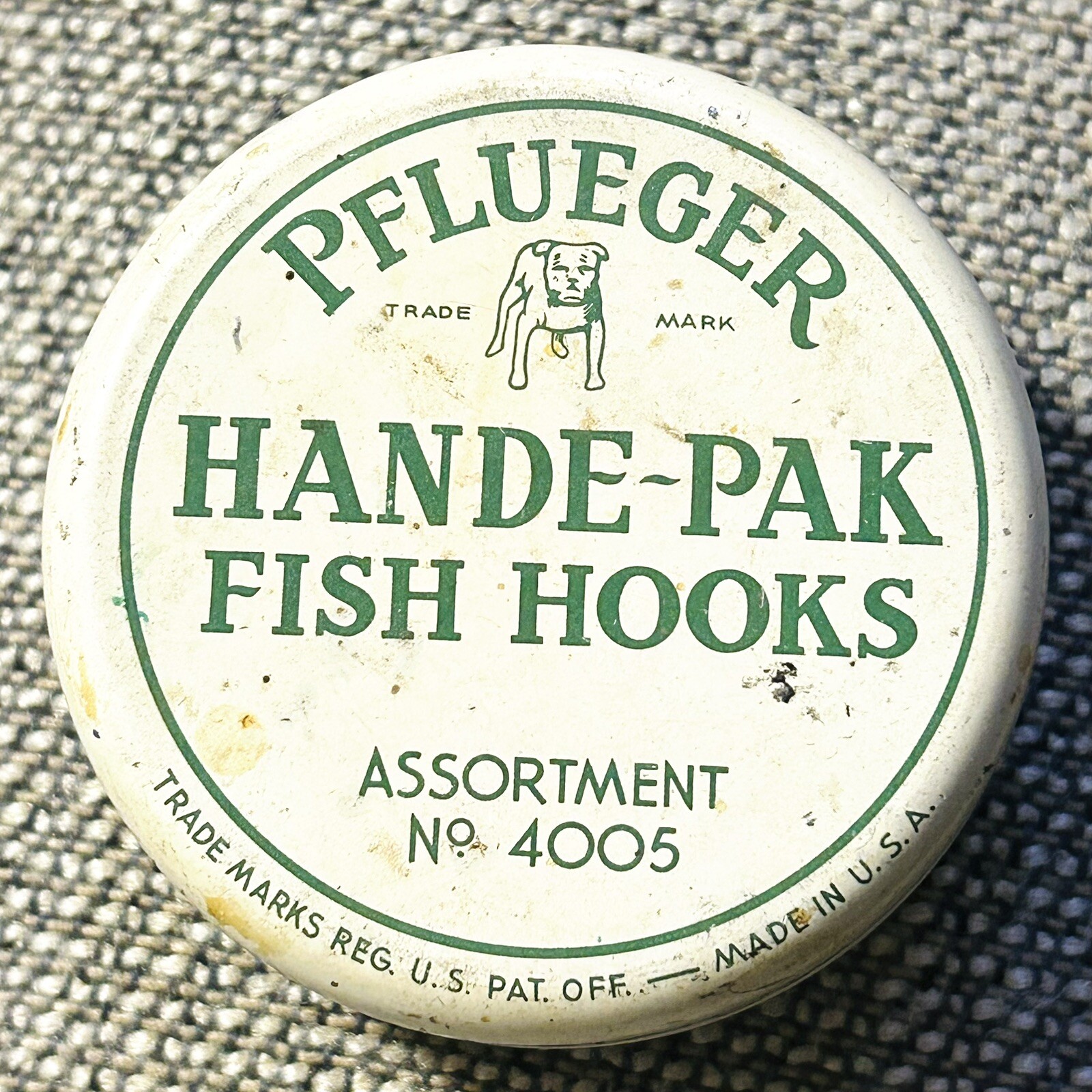 Vtg PFLUEGER Hande-Pak Fish Hooks Empty Tin No. 4005 (Stream And Lake Fishing)
