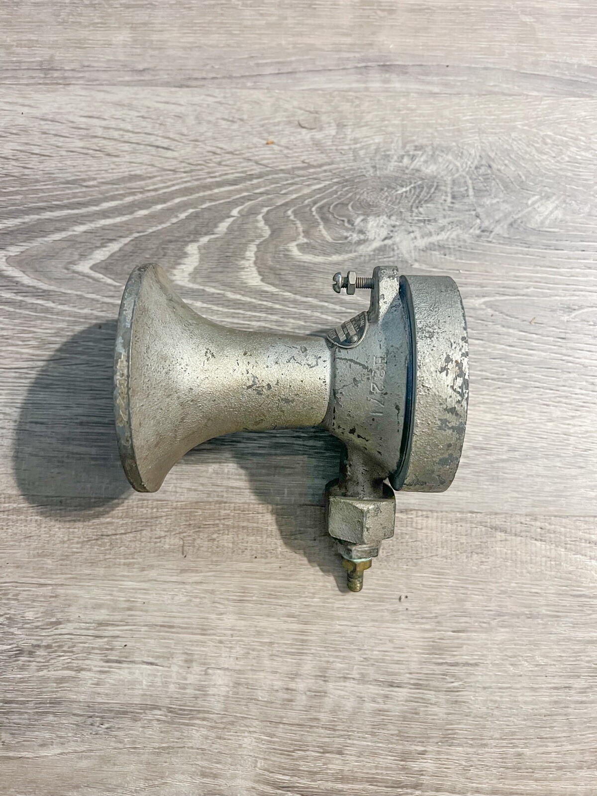 FEDERAL-SIGNAL 3H AIR HORN 3IN HIGH PITCH