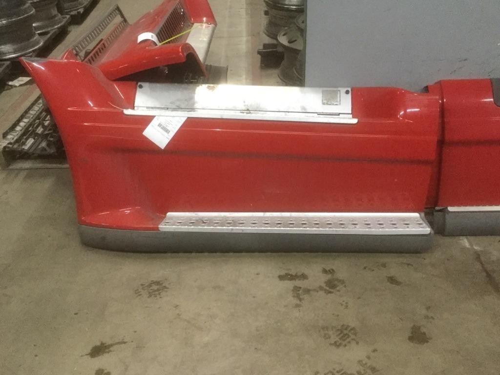 For 2011 FREIGHTLINER CASCADIA 125 SIDE FAIRING Left , IL