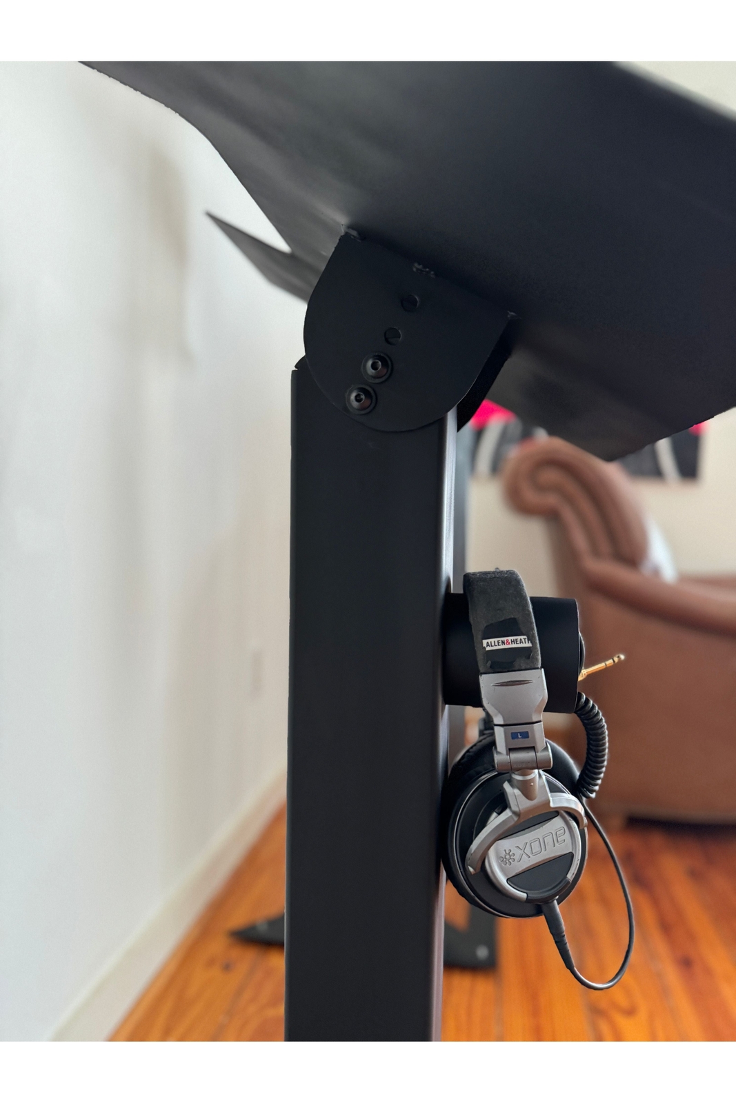 Mastodon Controller Podium