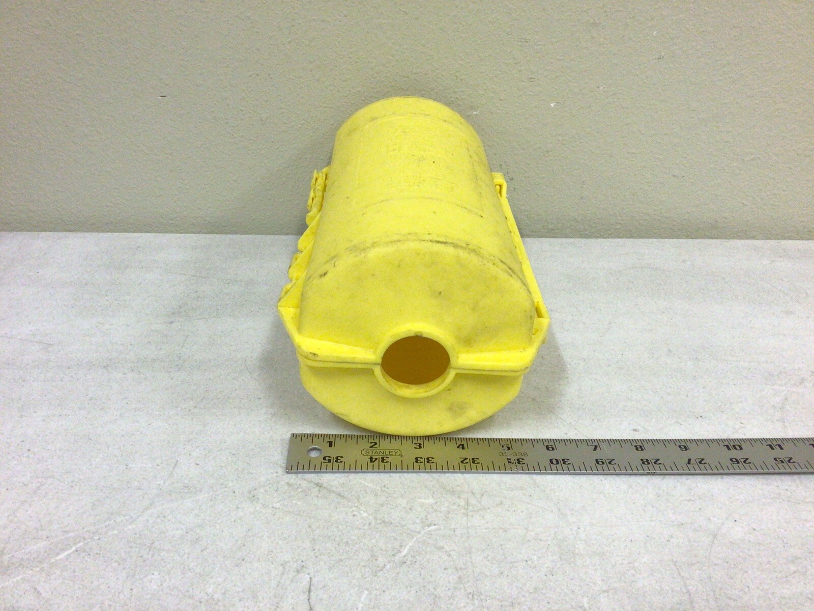HUBBELL PLUGOUT HLD2 ELECTRICAL PLUG LOCKOUT DEVICE, FREE SHIPPING
