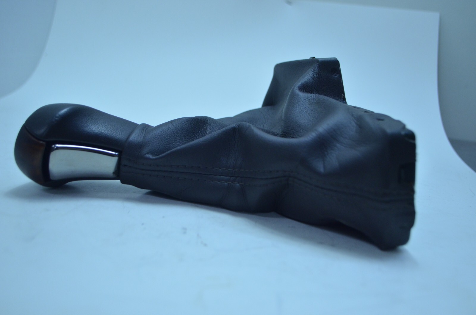 10-13 BUICK LACROSSE AUTOMATIC TRANSMISSION SHIFTER BOOT OEM
