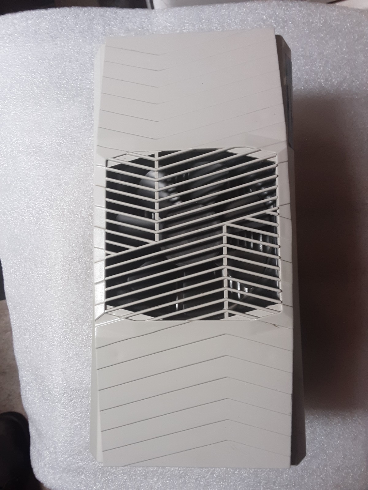 ADVANCED THERMOELECTRIC  1002421 Chilling Unit