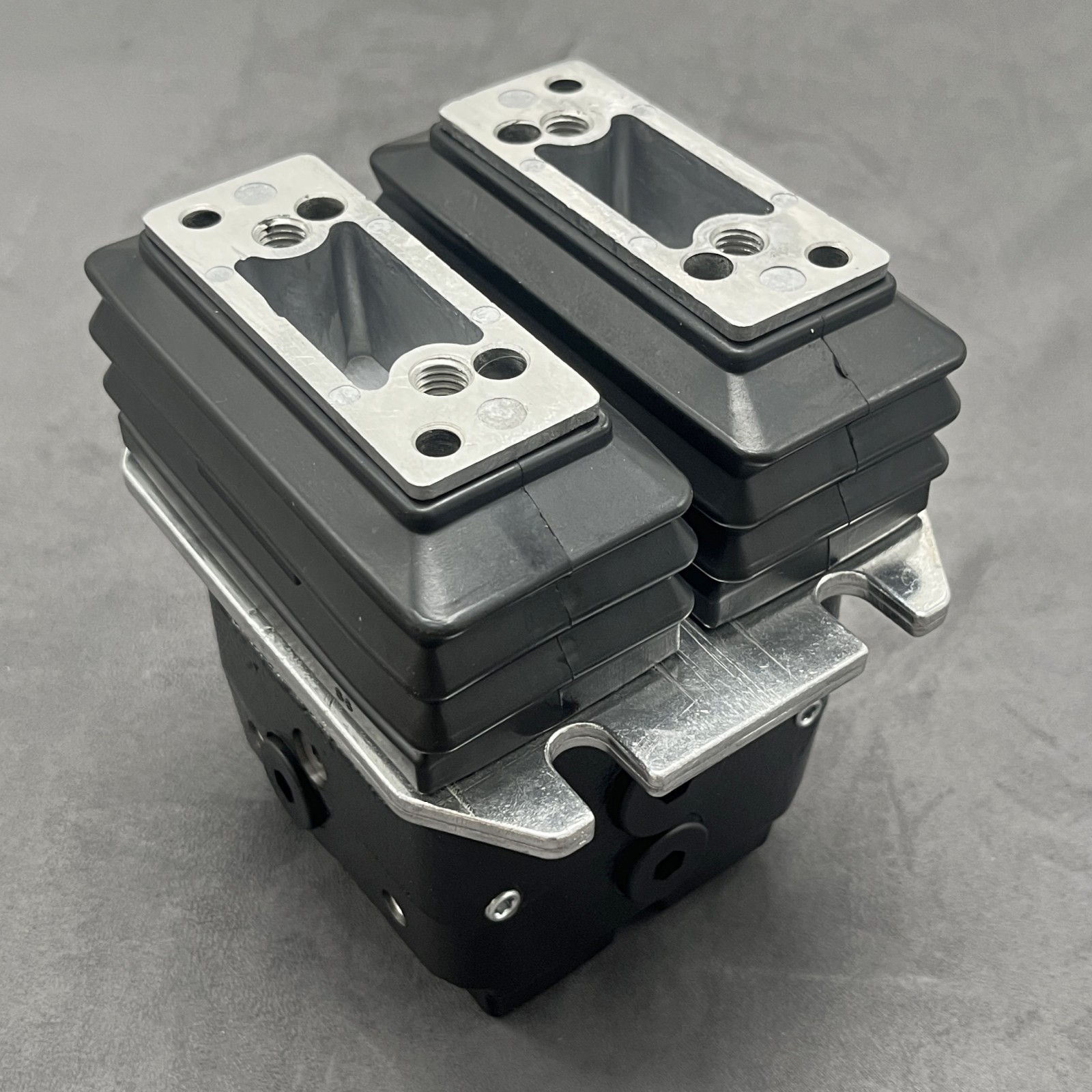 Pilot Valve Pedal Valve for Kobelco Excavator SK140SRLC SK170-8 YN30V00105F1"