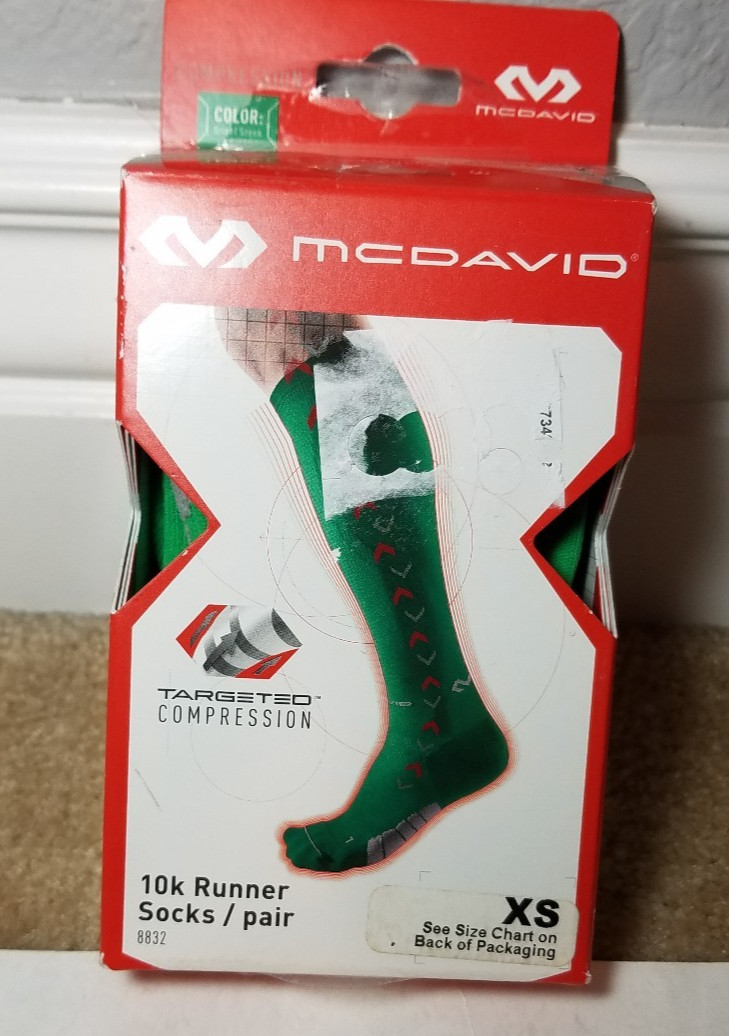 MCDAVID 8832 TARGETED COMPRESSION 10K RUNNER SOCKS, BRIGHT GREEN, ADULT XS