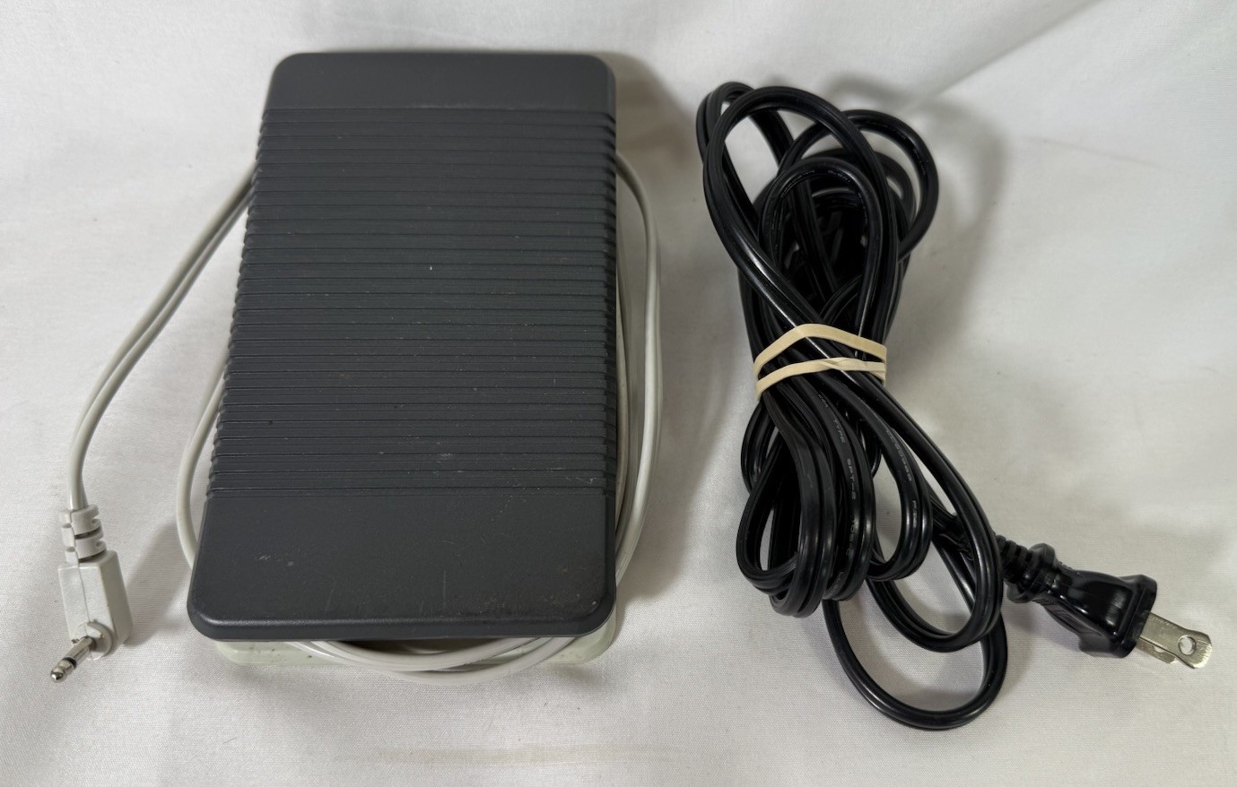 Brother Pacesetter Sewing Embroidery Machine PC-8200  FOOT PEDAL + POWER CORD