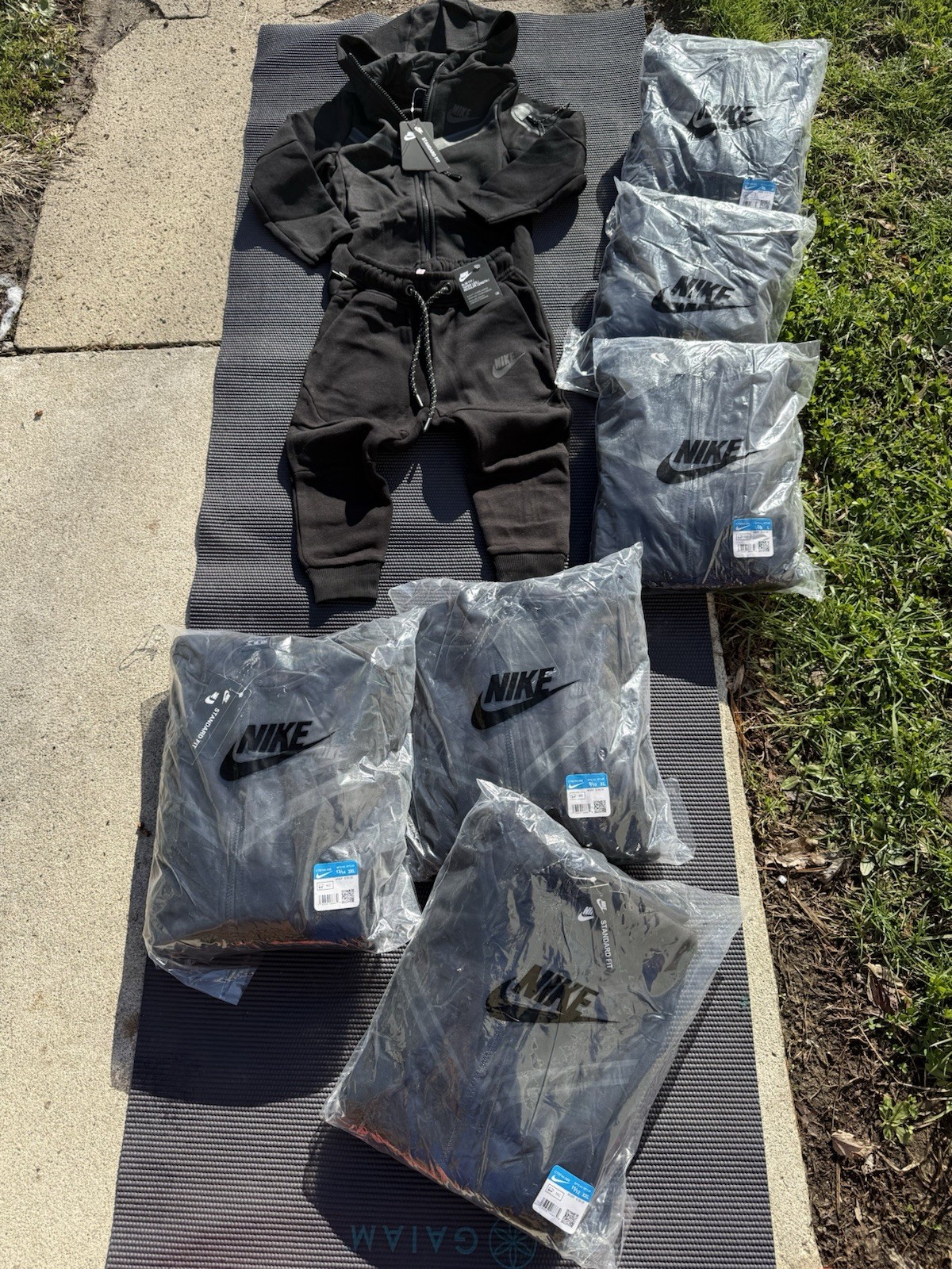 Nike Men’s Black Fleece 2-Piece Tracksuit Zip Hoodie & Tapered Pants