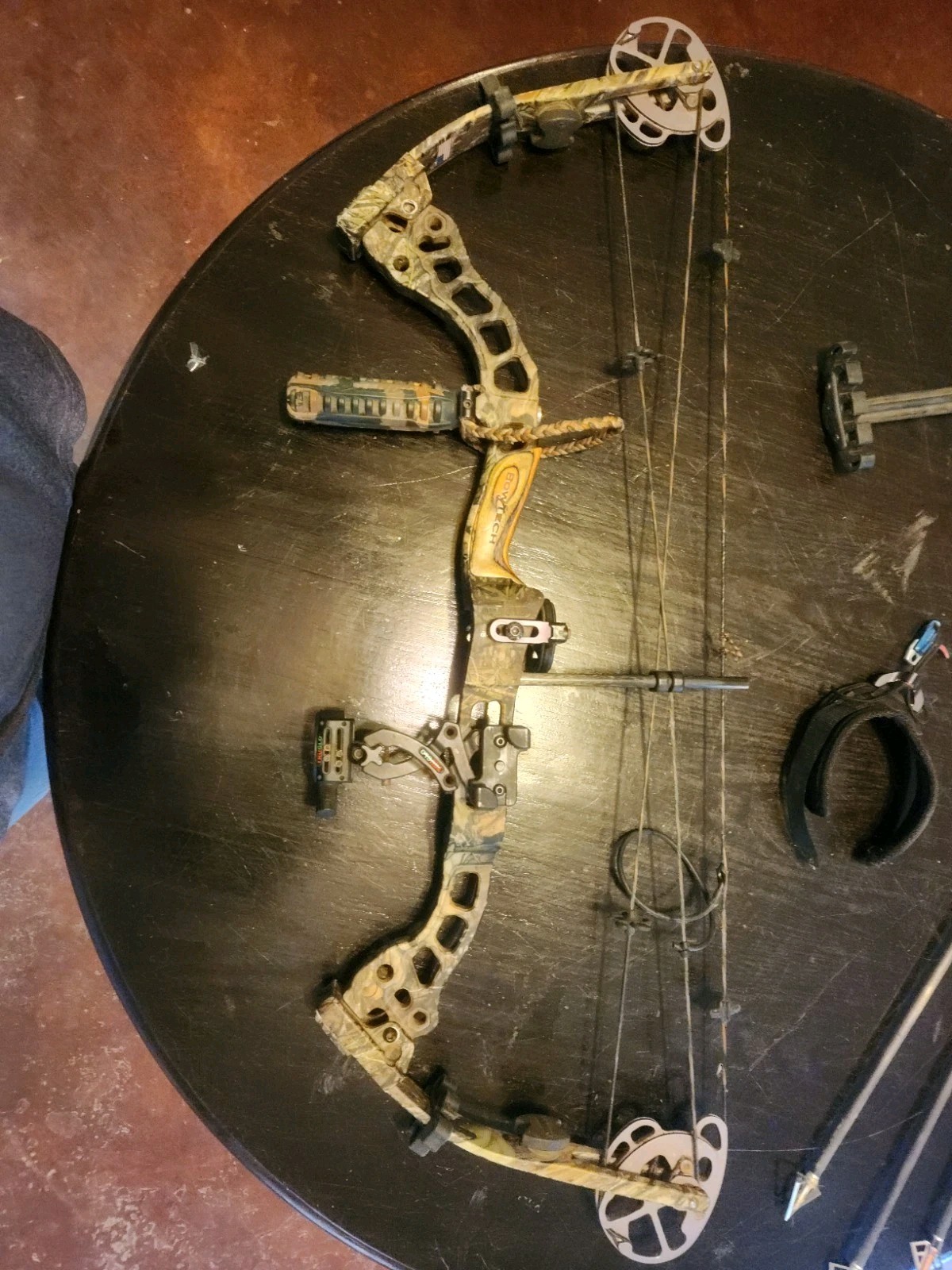 Bowtech Allegiance Vft- T9640-0010 With Arrows, Quiver Ball Pull, Sight,...