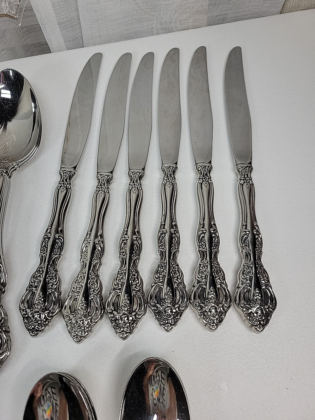 ONEIDA Heirloom Cube Michelangelo Stainless Flatware 60 +Pieces Service for 12