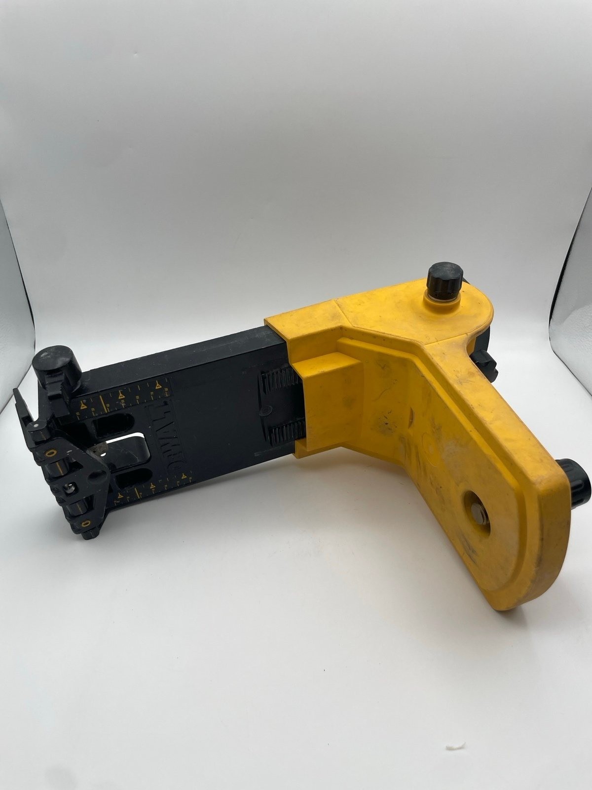 Wall Mount Bracket for Dewalt DW077 Rotary Laser