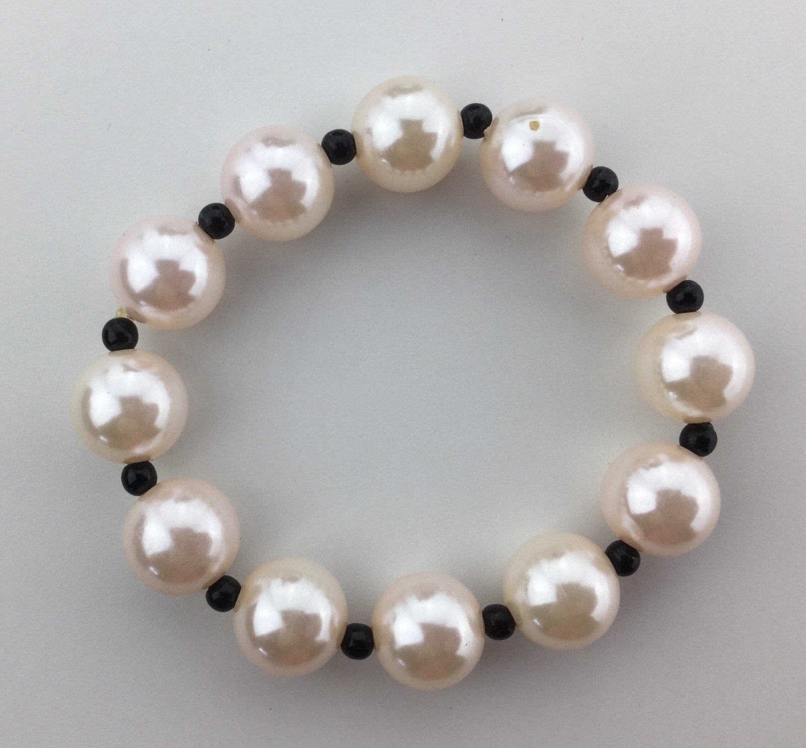 Pale Pink And Black Beaded Stretchy Bracelet