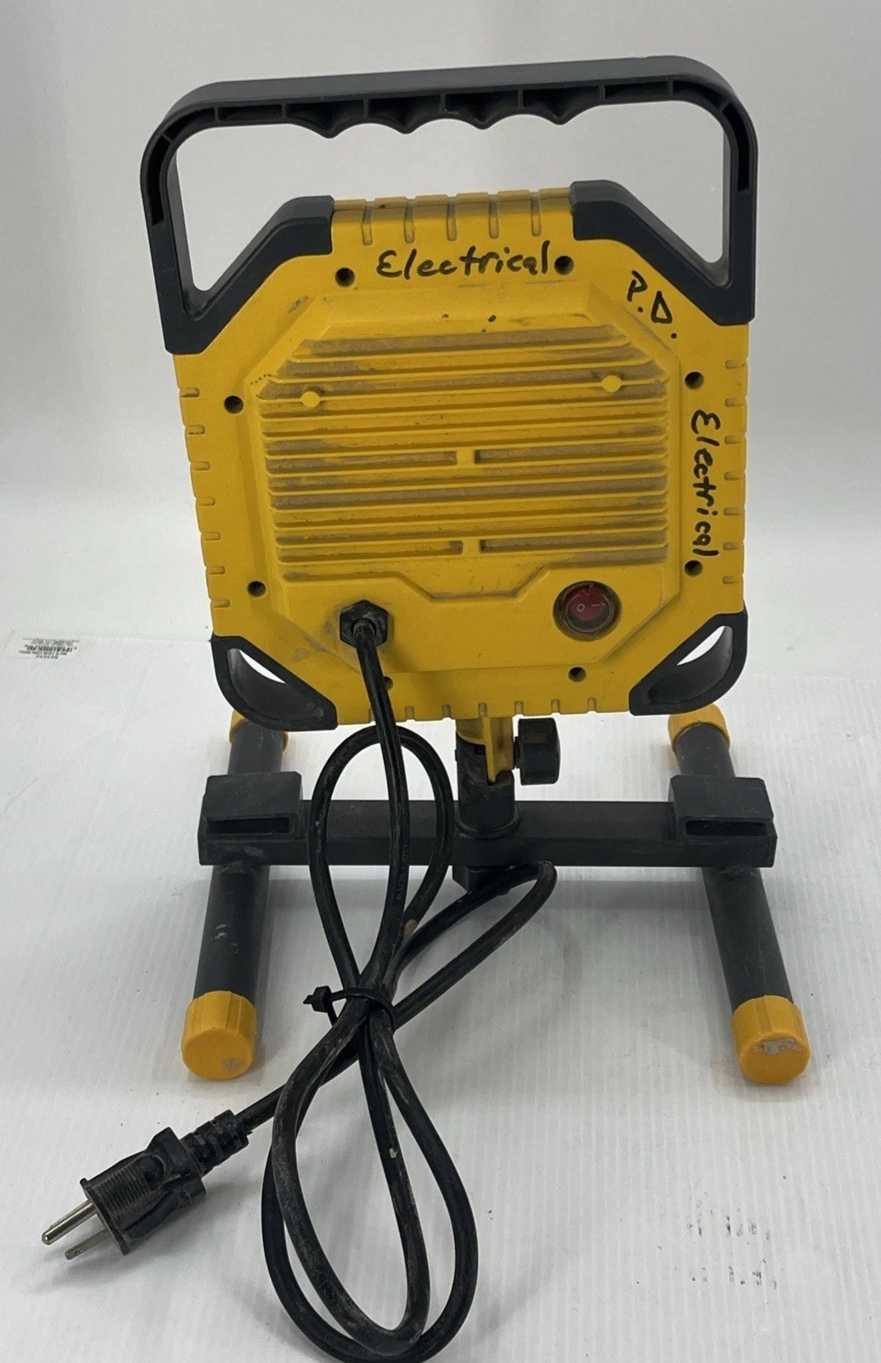 Intertek Portable Work Light, Model 6335, 120 Vac, 60 Hz, 45 W. {LL}.