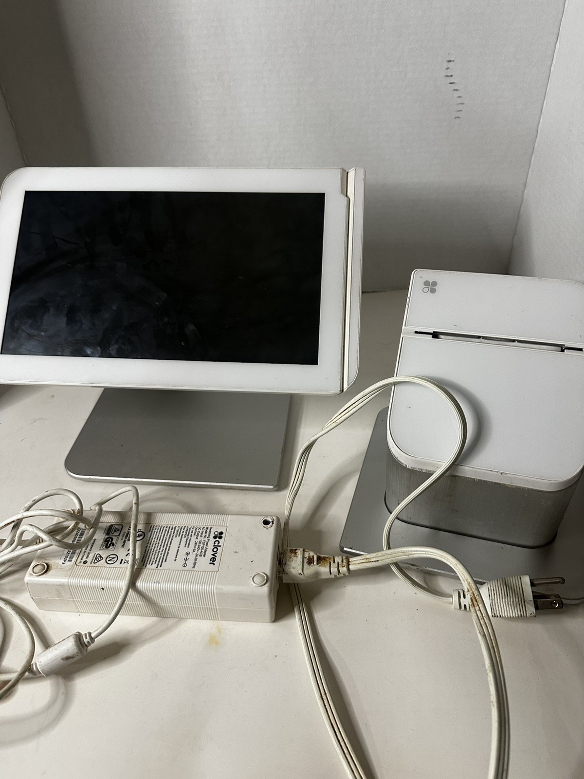 Clover Station POS 1.0 System, P100 Printer, C100 Screen & Power Adapter
