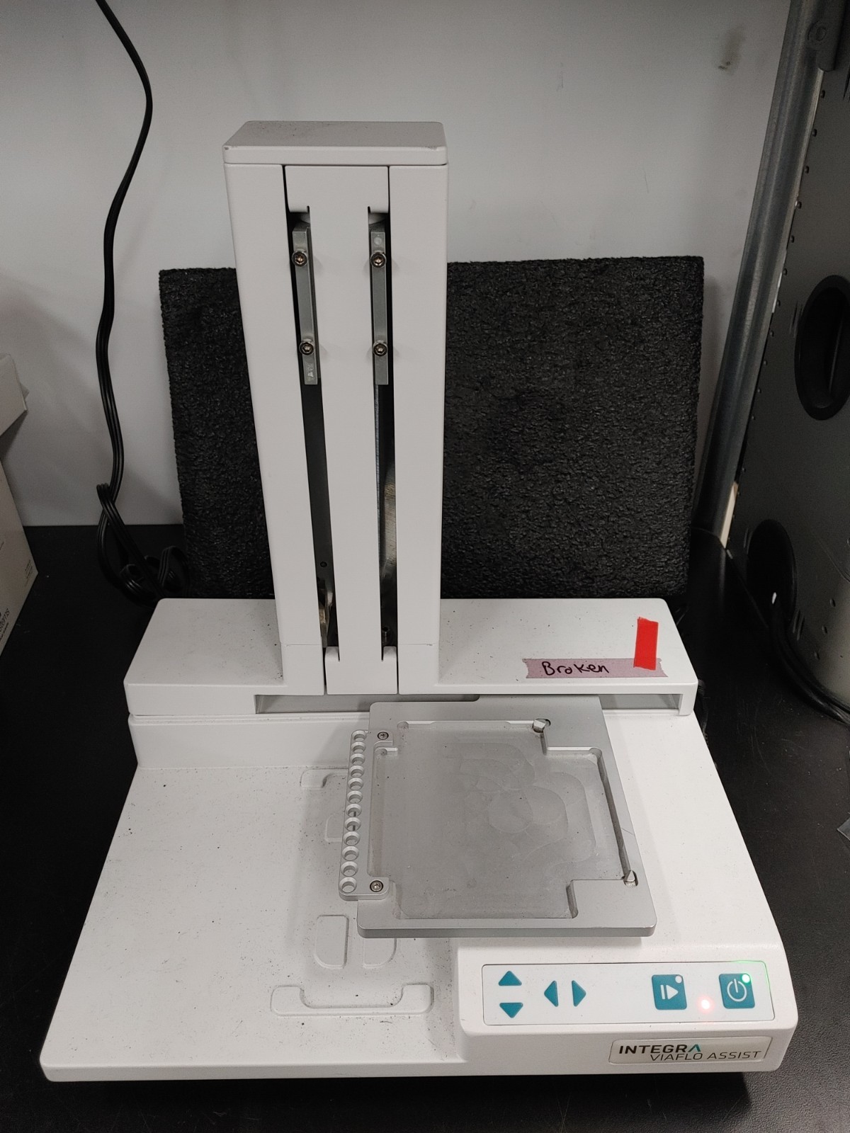 INTEGRA VIAFLO ASSIST Automating Multichannel Pipette