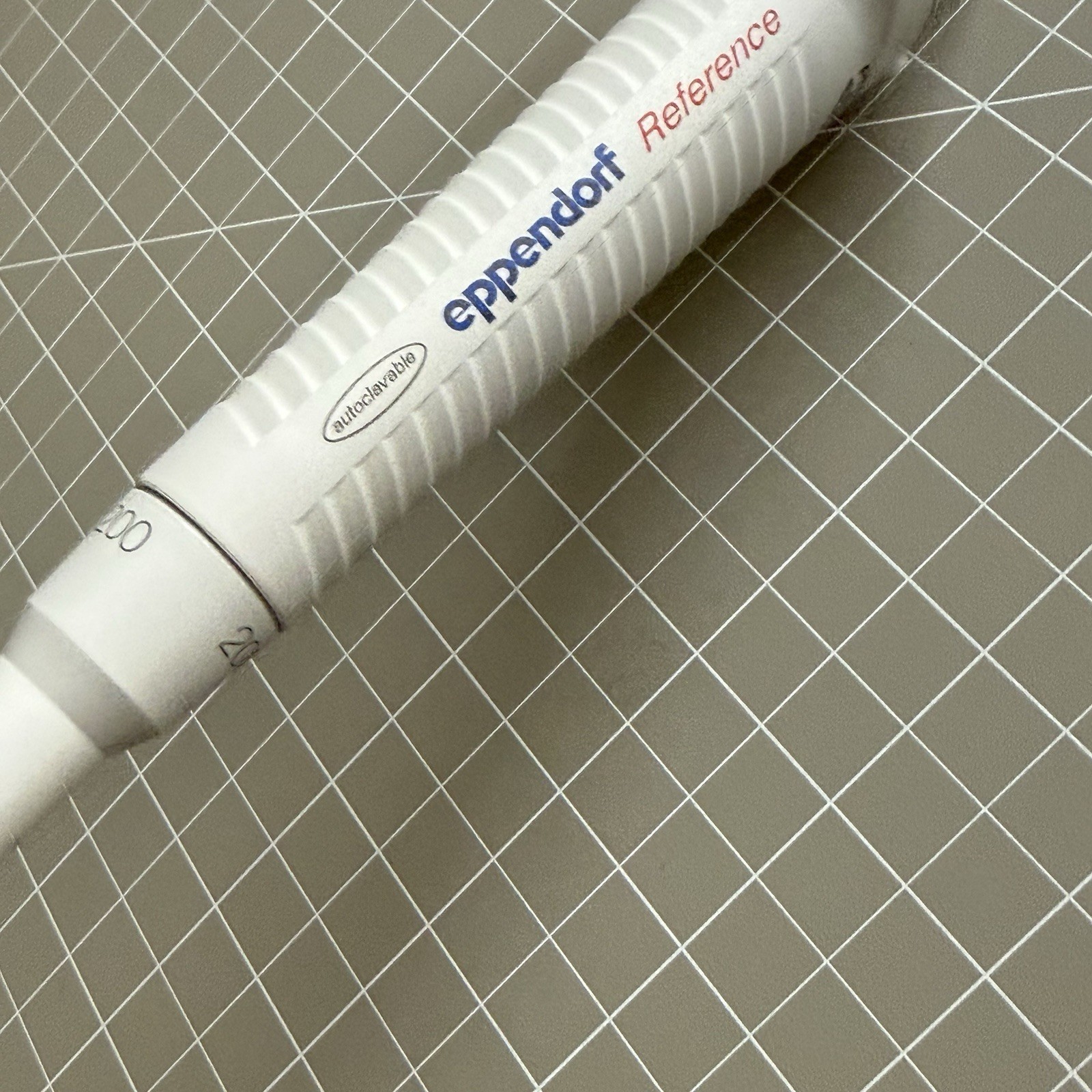 Eppendorf Reference 200µL Adjustable Single Channel Pipette PhysioCare Germany