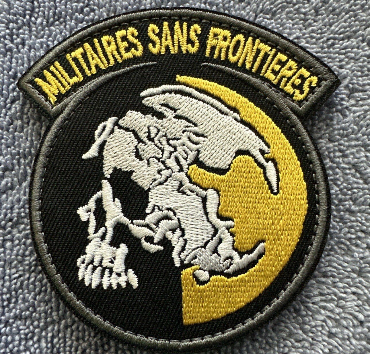 METAL GEAR SOLID MILITAIRES SANS FRONTIERES 3x3 Embroidered Morale Patch New