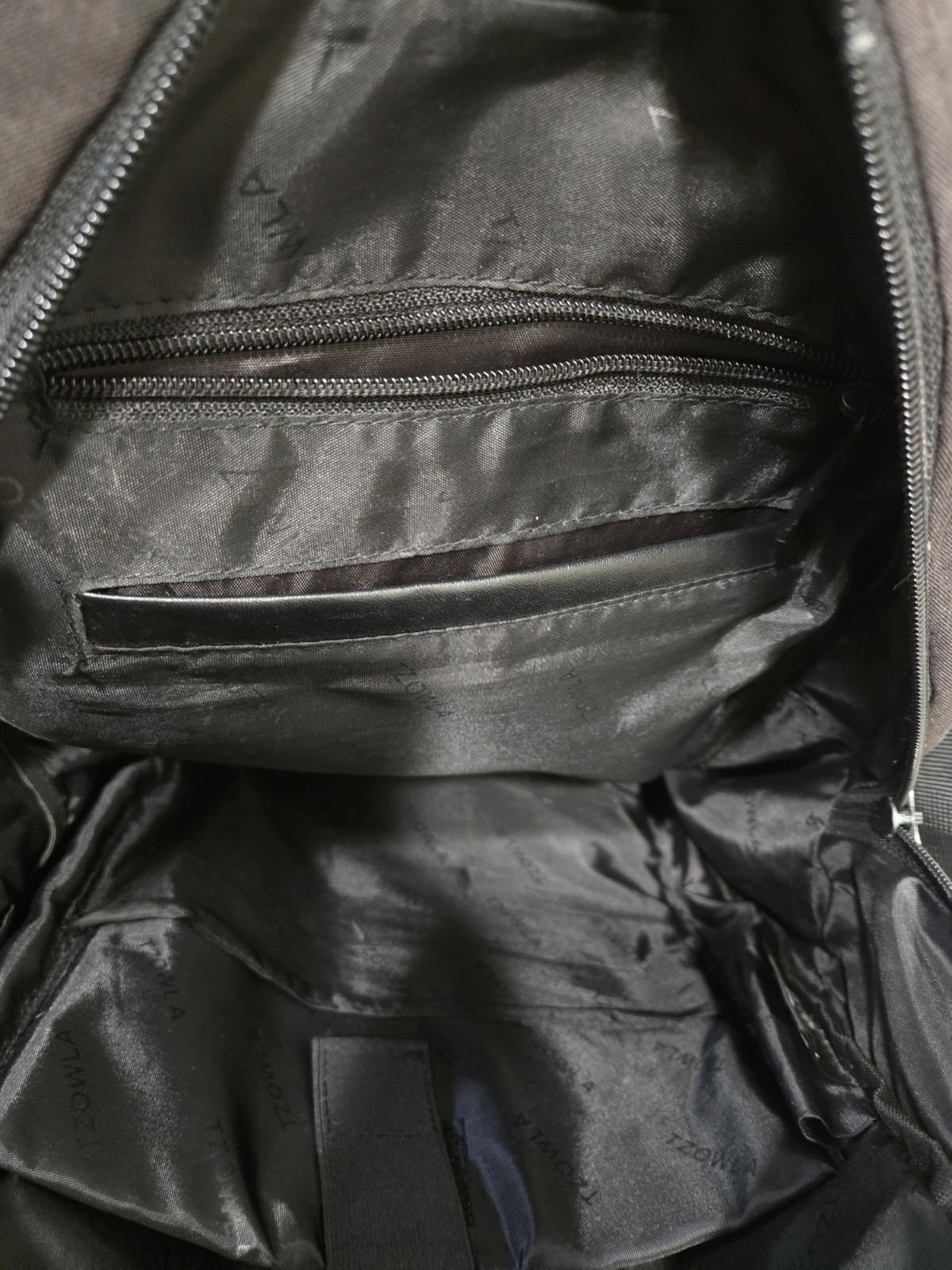 Tzowla Backpack, black Great cond.