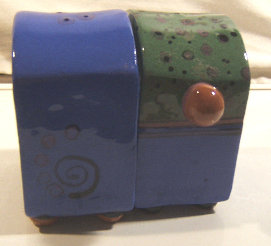 Vtg Vera Small Blue Green Salt & Pepper Ceramic Set