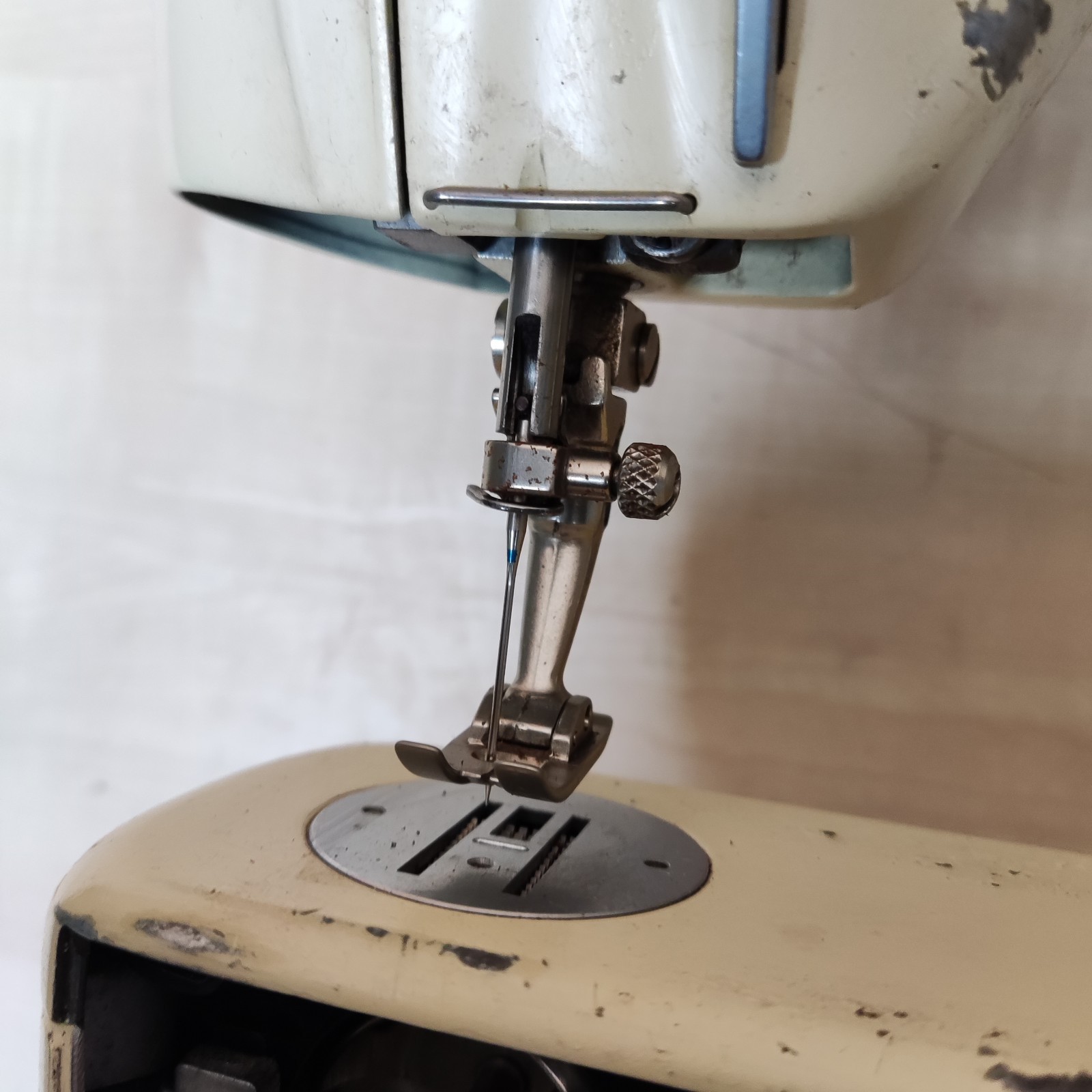 BERNINA RECORD 730 ELECTRIC SEWING MACHINE NO ACCESSORIES UNTESTED
