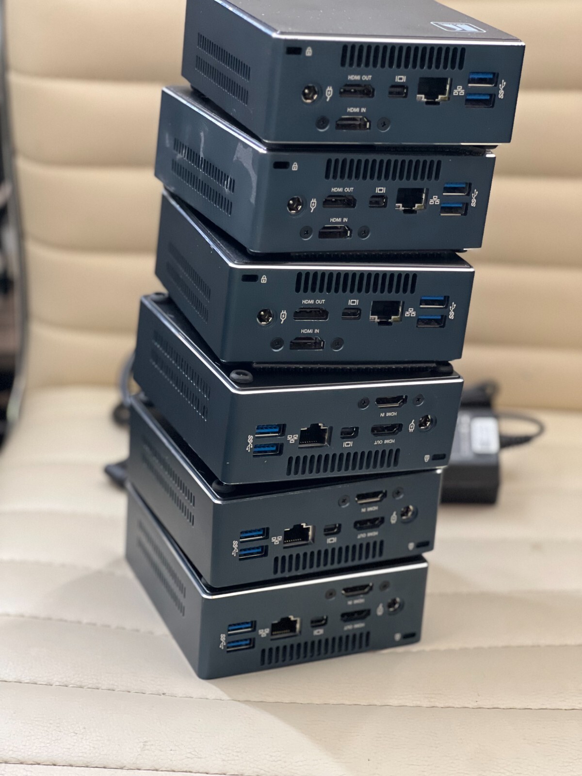 Kramer VIA Connect PLUS Wired & Wireless Presentation Hub with adapter
