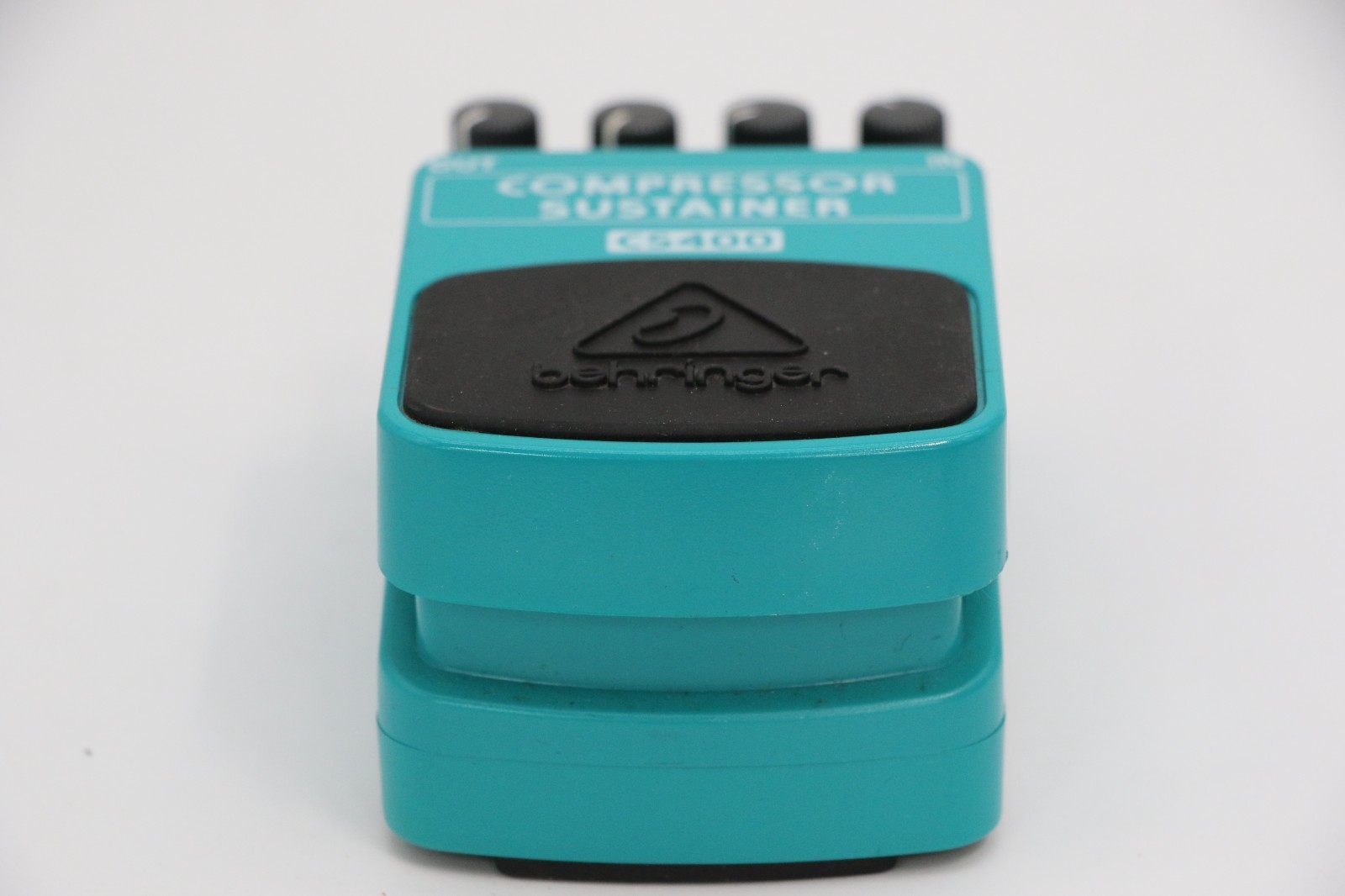 Behringer CS400 Compressor/Sustainer Effect Pedal