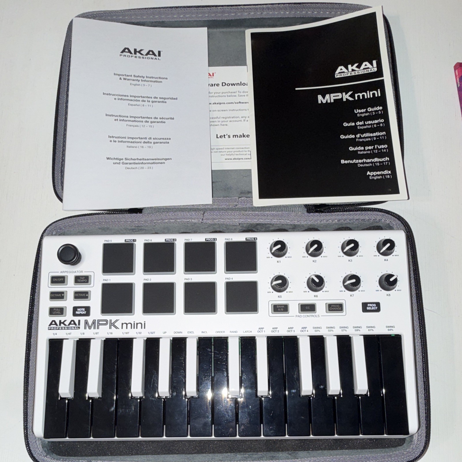 Akai Professional MPK mini 25-Key USB MIDI Controller Arp Pads Knobs Case