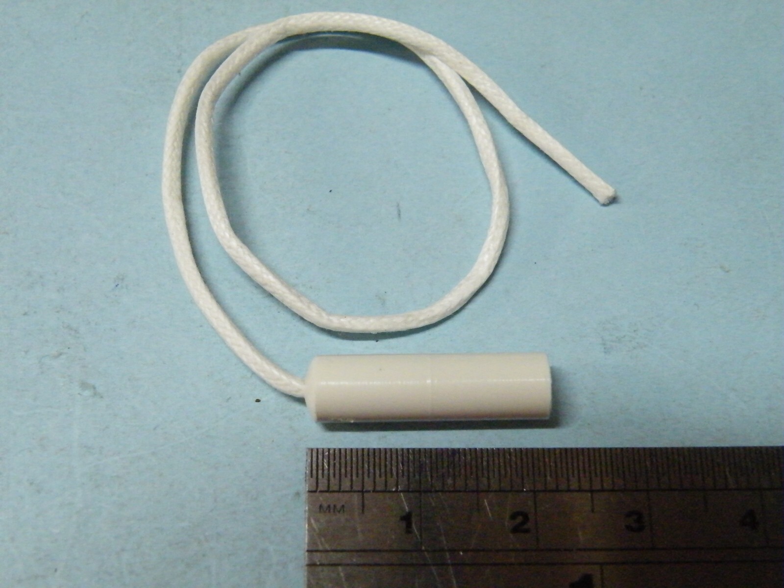 Miniature pull on, pull off cord switch 250v 60w 2A Res 1A Ind SPST 7g 259