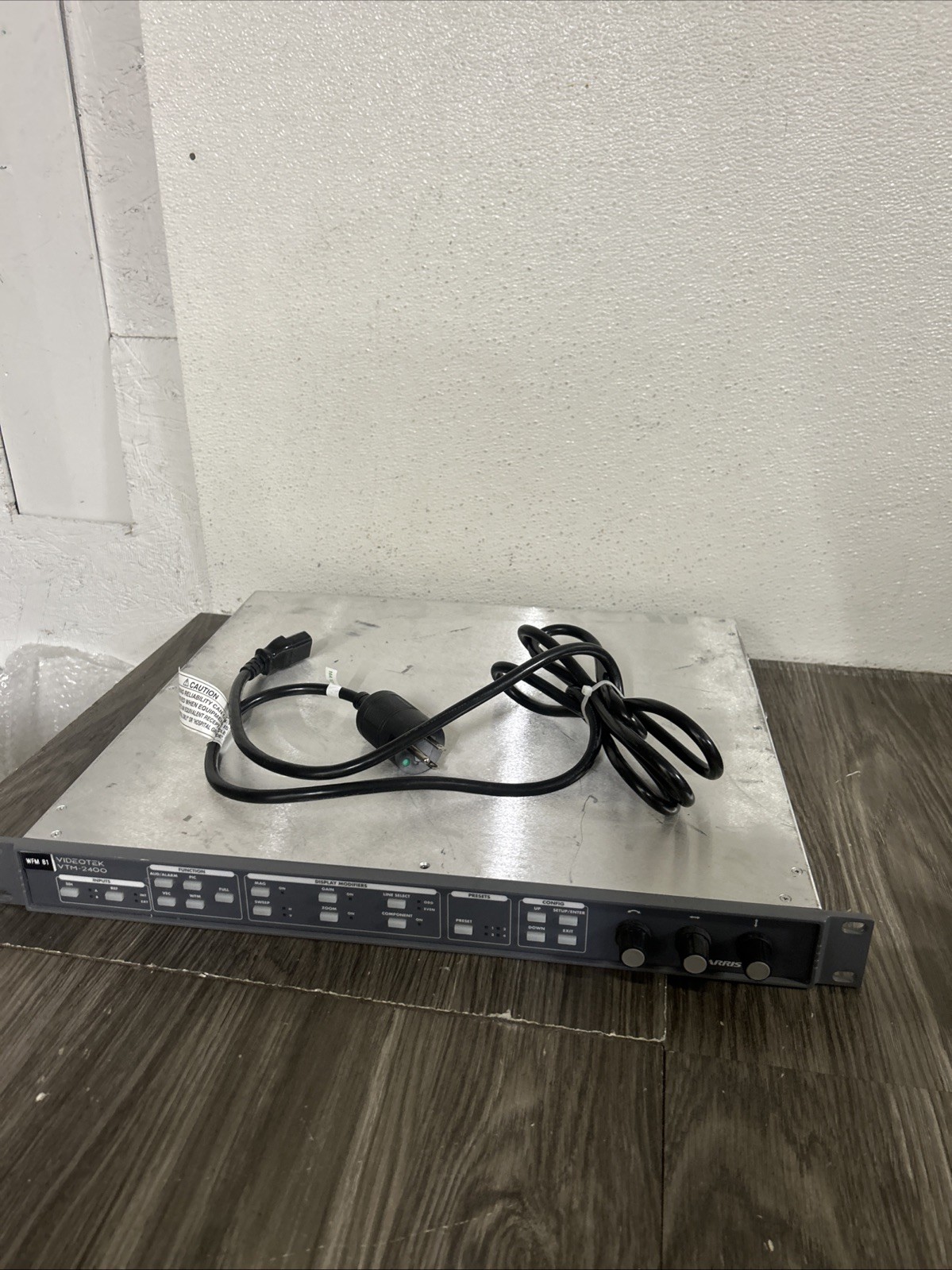 Harris Videotek VTM-2400 Multi-Format HD and SD-SDI Monitor w/ Power Cord #h2