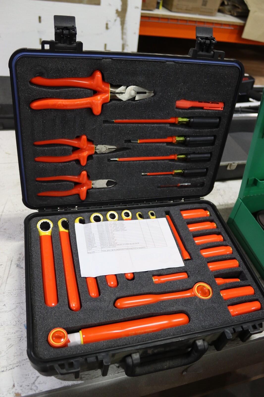 Salisbury TK30 Insulated Tool Kit   With Hard Case