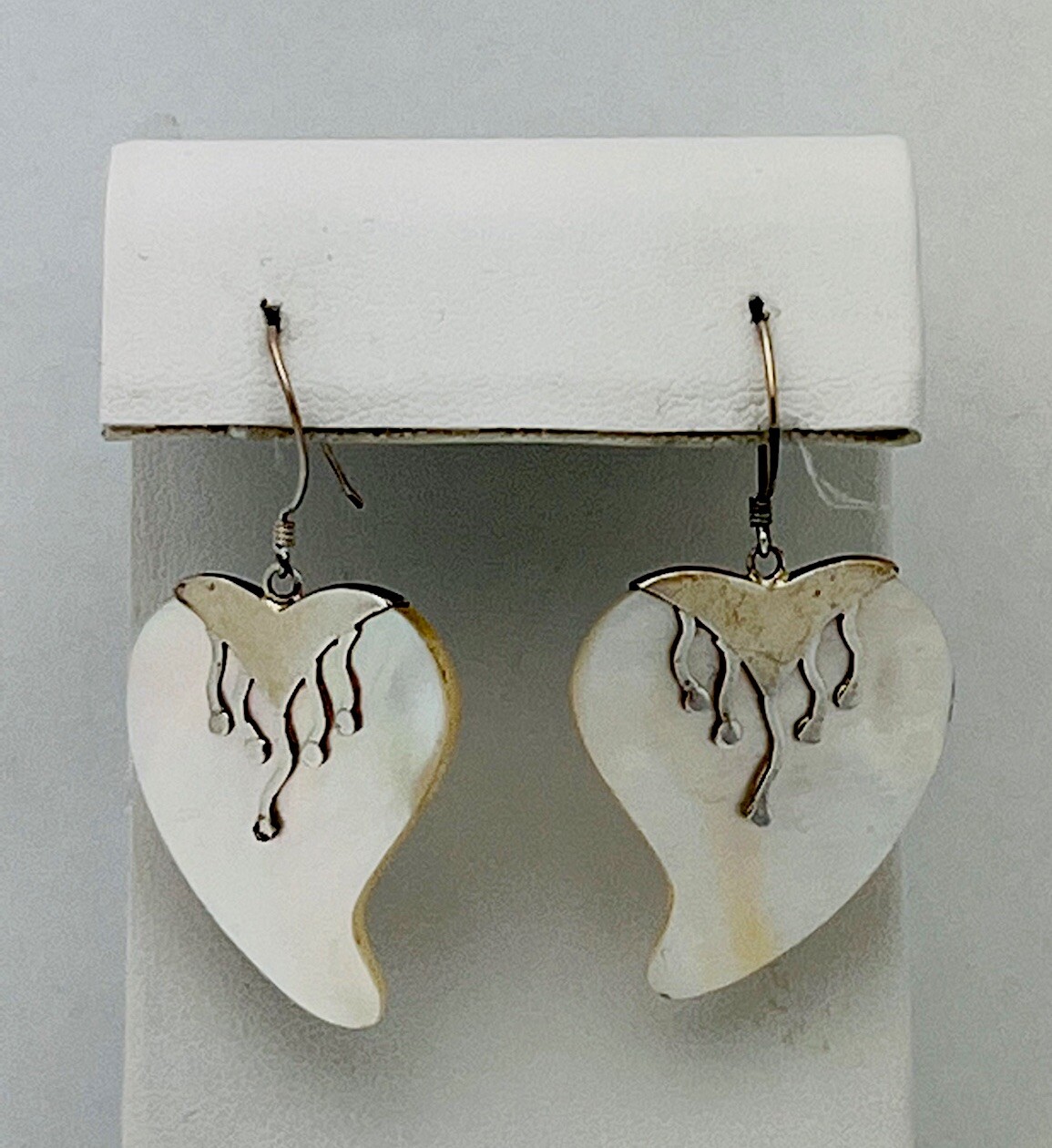 925 Sterling Silver Bali Hand Crafted Mother Of Pearl Pierced Earrings