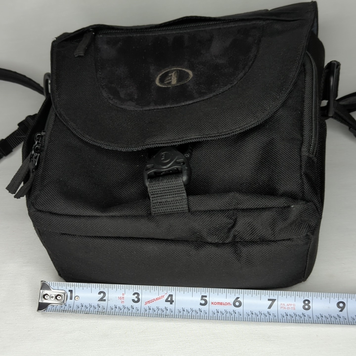 Tamrac 3536 Compact Messenger Camera Bag Black Foam Padded