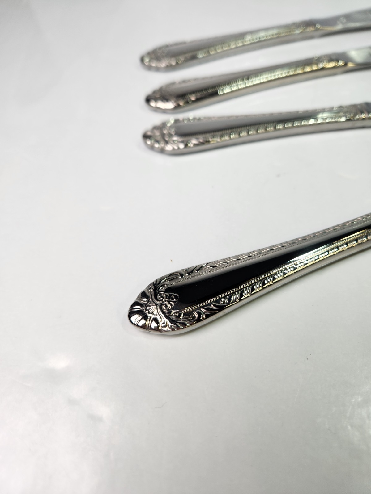 Reed & Barton Select Stainless Set 4 Dinner Knives Royal Britannia
