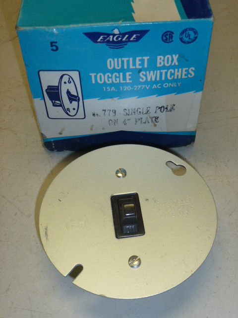 NOS! LOT of 8 EAGLE 15A 120-277V AC OUTLET BOX TOGGLE SWITCHES ON 4" PLATE, #779