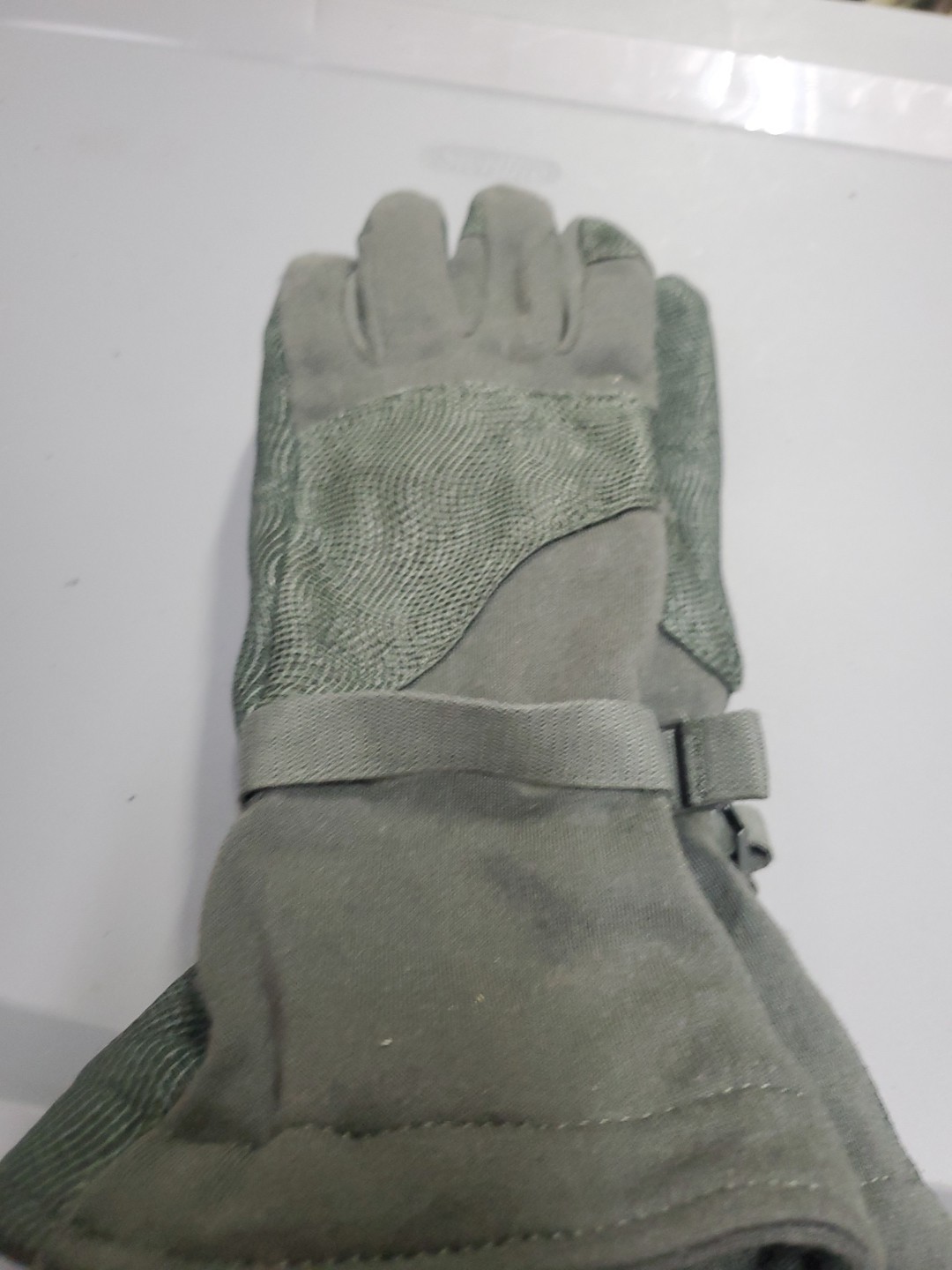 Medium Bin# MASLEY MILITARY COLD WEATHER FLYERS GLOVES  70 W CWF GORE-TEX
