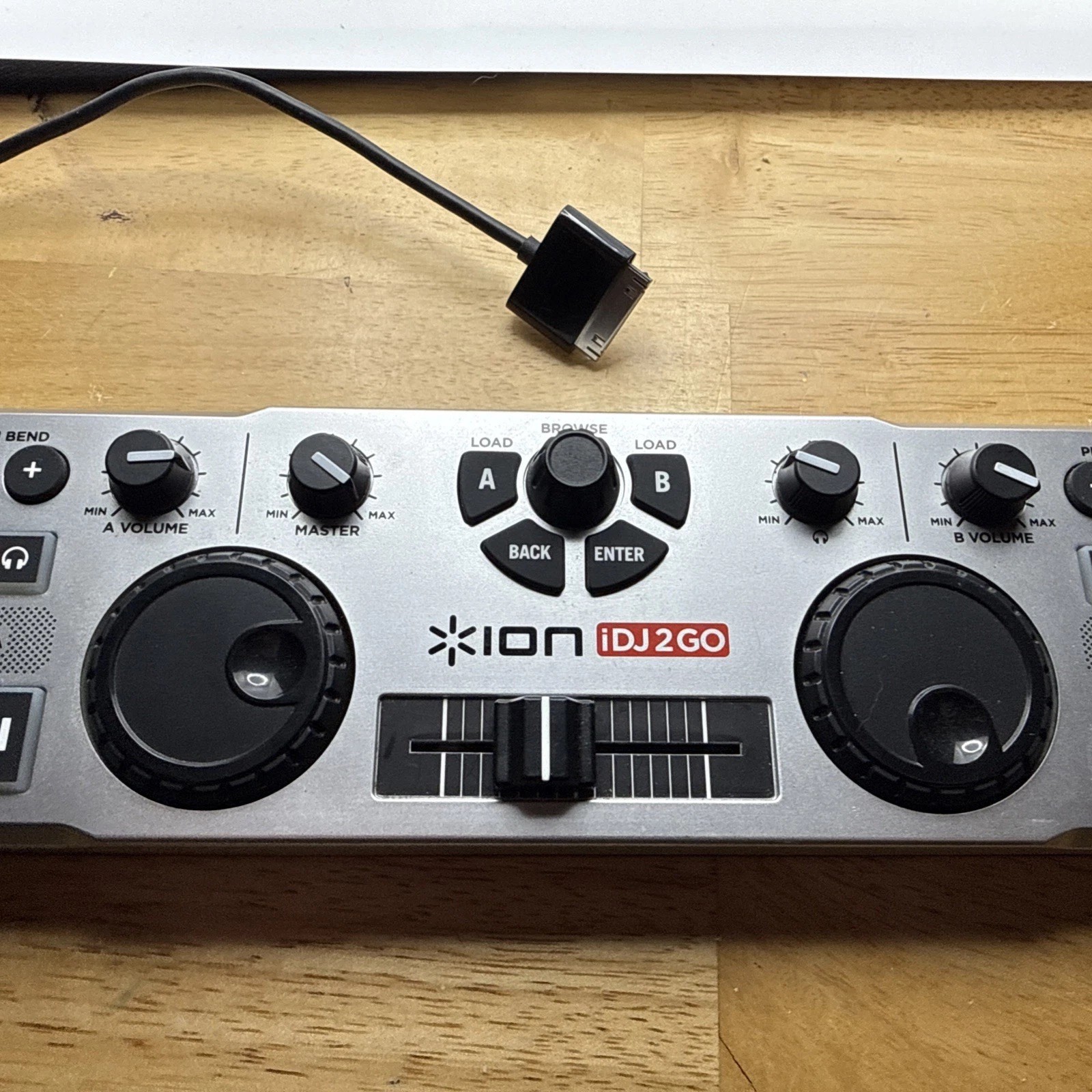 iDJ2GO DJ System For iPad iPhone & iPod Touch DJ UNTESTED