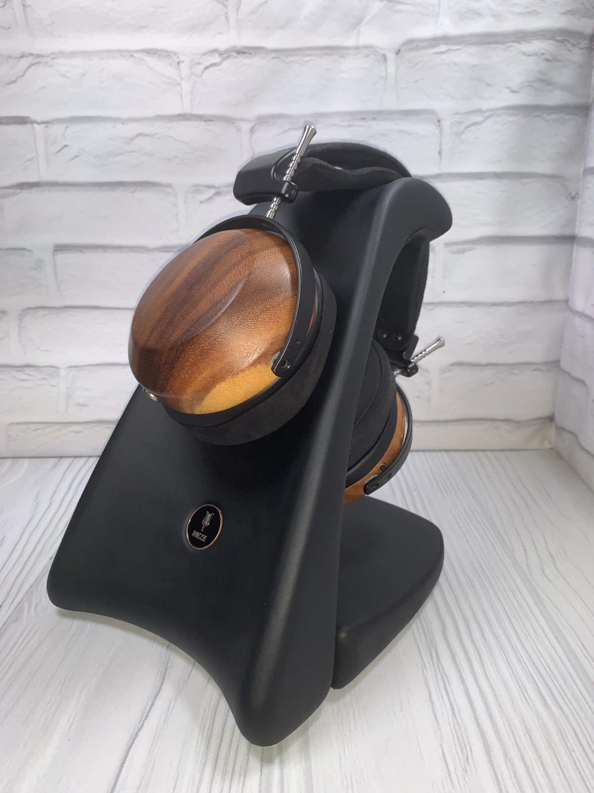 Meze Headphone Couch Headphone Stand