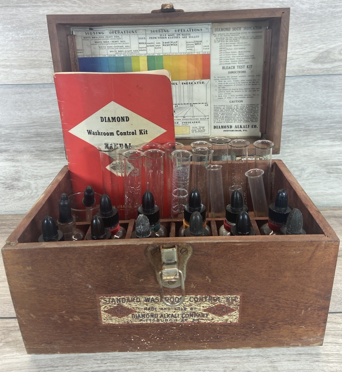 Vintage Diamond Alkali Standard Washroom Control Kit Wooden Case Pyrex Glassware