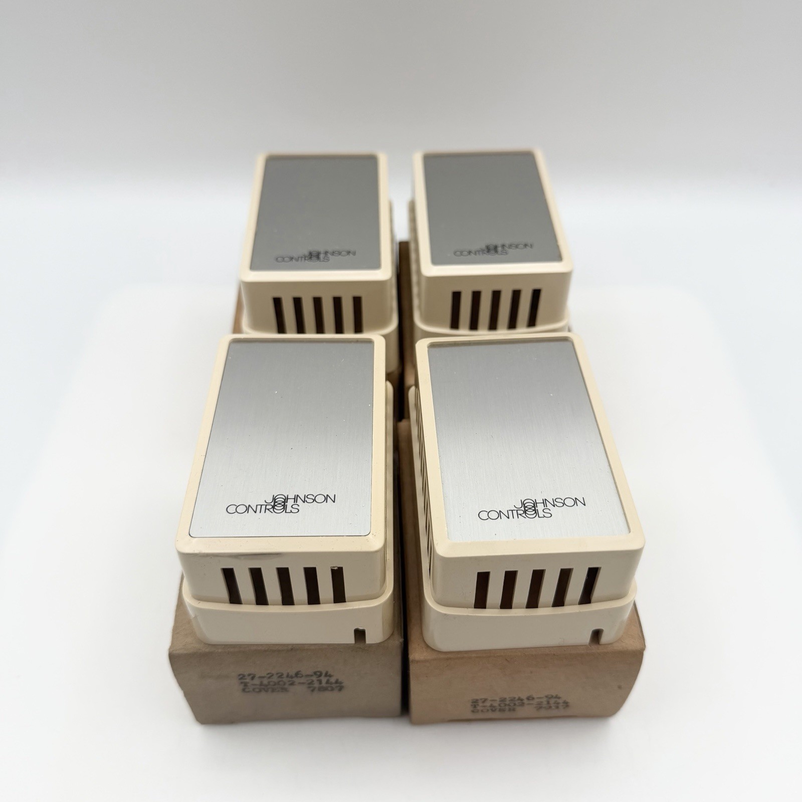Johnson Controls T-4002-2144 T4000 Beige Thermostat Cover Plate Lot of 4 NOS